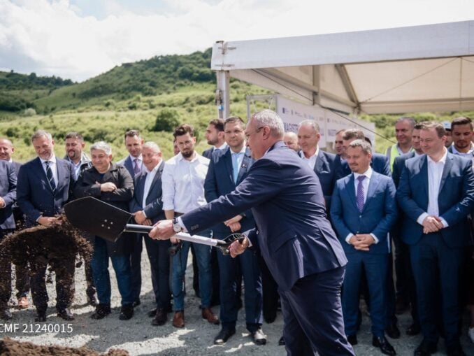 Republica Panglicii Tăiate. În România, simplul fapt că un proiect este terminat sau doar început ne este vândut de politicieni ca un miracol