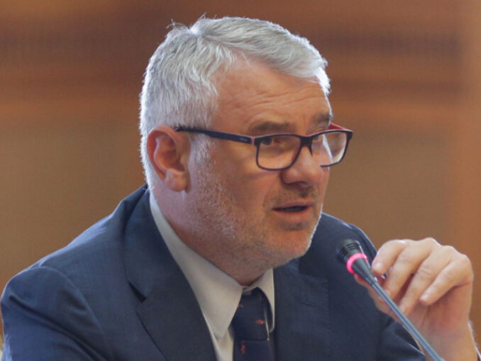 Gigel Știrbu, atac dur după imaginile cu Ciolacu și Arsene în Italia. „Cât de mult dispreț trebuie să ai față de români?”
