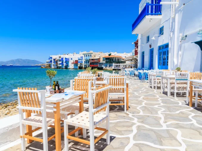 Grecia, sezon turistic sub presiune. Prețuri exagerate și fraude online, printre problemele care îi vizează pe turiști