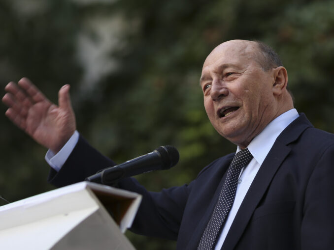 Traian Băsescu îl critică pe Nicușor Dan pentru întârzierea numirii unui nou premier: Ce parlamentar are chef să meargă acum în campanie?