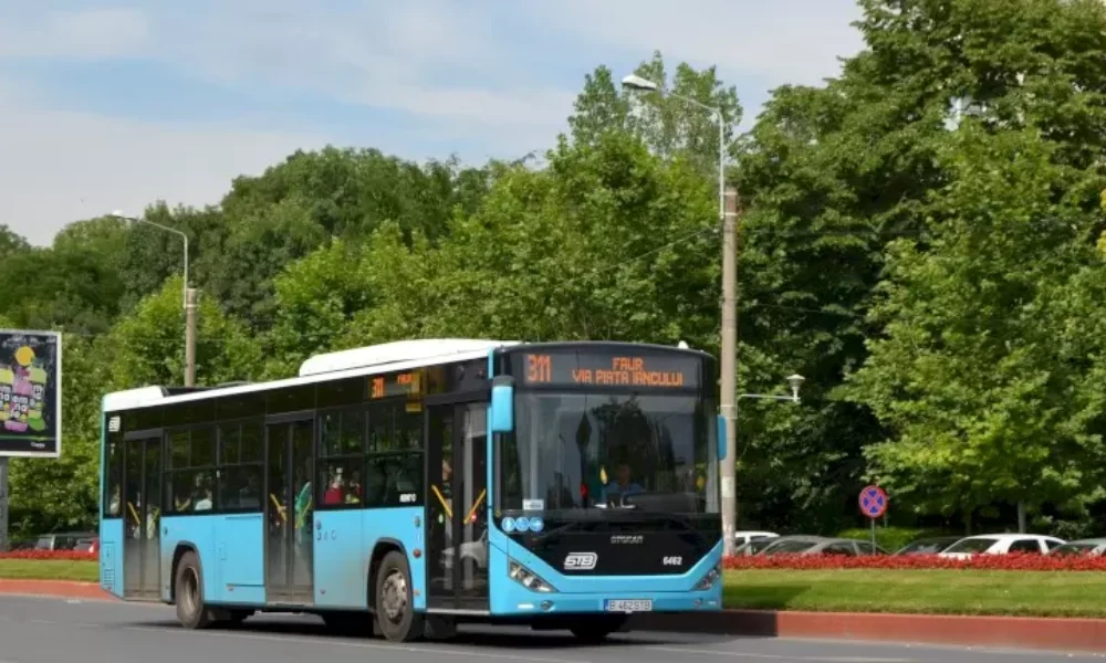 Controloare STB bătută în autobuz pentru un bilet. Agresoarea a fost plasată sub control judiciar