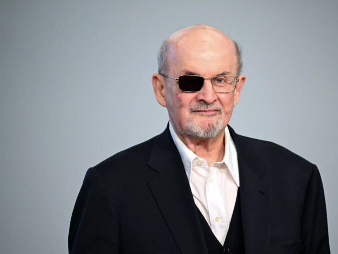 Atacatorul lui Salman Rushdie, condamnat și pentru acte de terorism