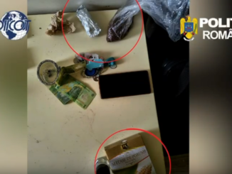 VIDEO Droguri aruncate pe geam în timpul unei percheziții la Brașov. Doi tineri, arestați preventiv