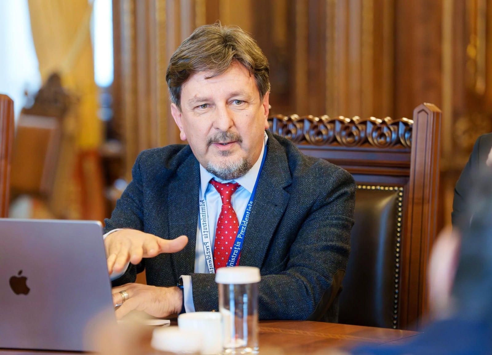 Profesorul Silviu Rogobete, despre raportul de la Cotroceni: „Patriotismul sănătos este absolut esențial. Nu este în competiție cu Uniunea Europeană”