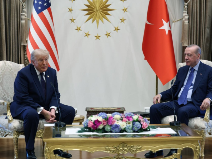 Sosit la summit-ul de la Ankara, Trump se declară dezamăgit de NATO și reafirmă ideea controlului SUA asupra Groenlandei