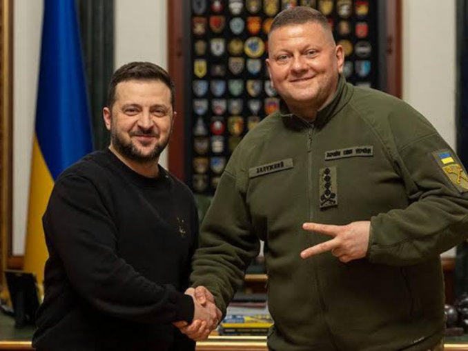 Zelenski și Zalujnîi, posibil duel politic în Ucraina. Fostul șef al armatei ucrainene, dispus să intre în cursa prezidențială