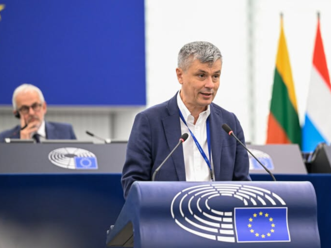 Virgil Popescu: Apa este una dintre cele mai importante resurse pentru producerea energiei în România