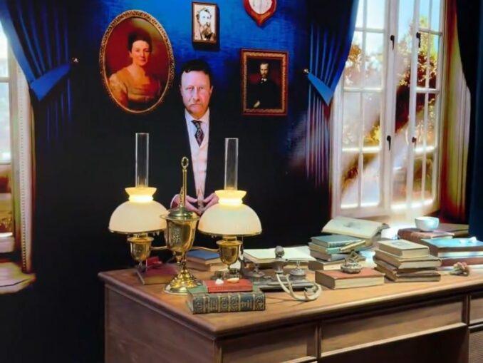 VIDEO Donald Trump a discutat cu o hologramă AI a lui Theodore Roosevelt. Replica fostului președinte l-a surprins