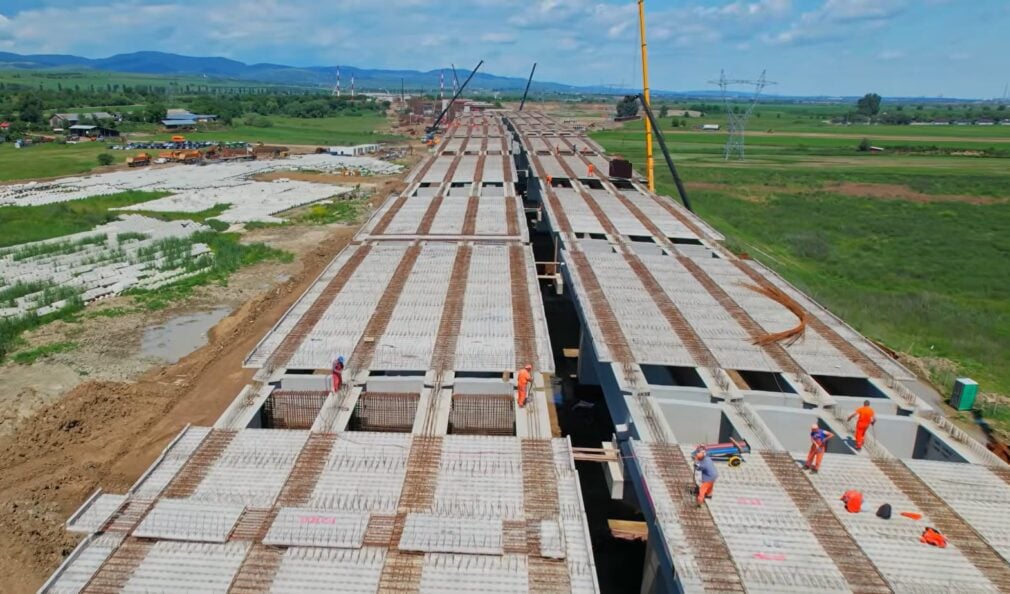 Șase luni, zero kilometri. România riscă să rateze o treime din autostrăzile promise pentru 2026
