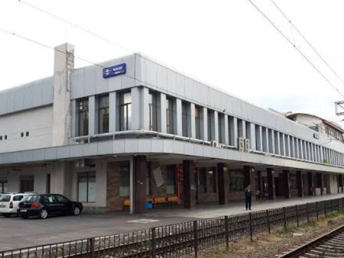 O angajată CFR, lovită în cap cu receptorul de telefon de o persoană străină