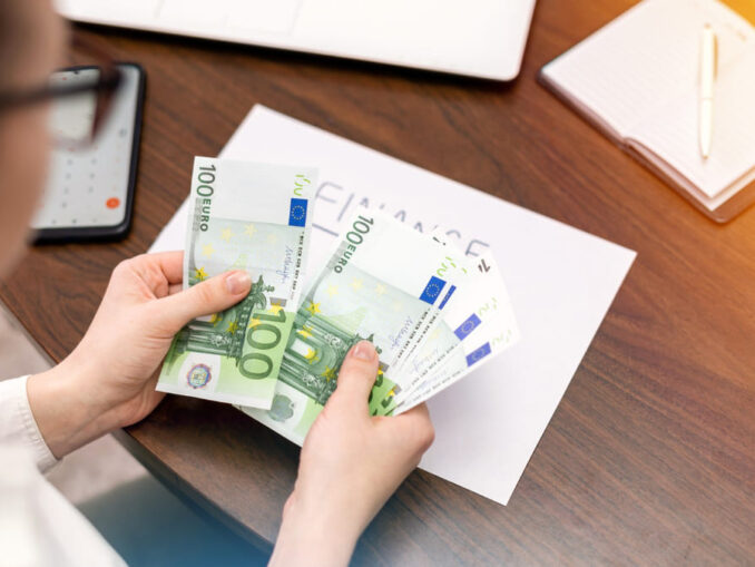 Ce înseamnă decizia BCE pentru românii cu credite? Avertismentul care vine după scumpirea petrolului