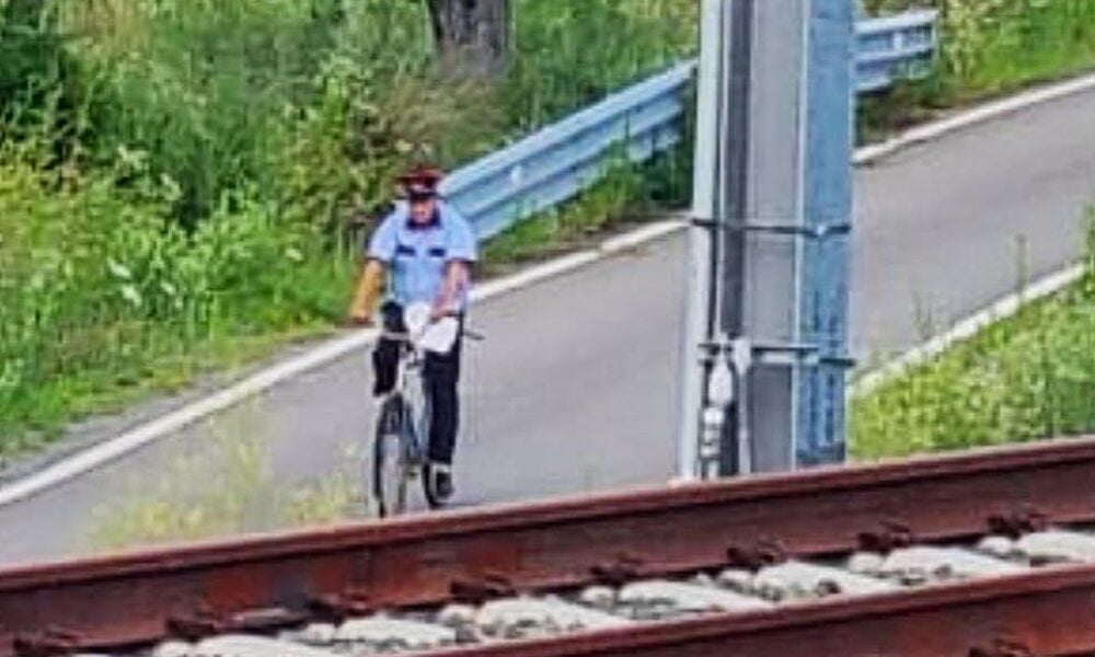 România, țara cu trenuri ghidate cu bilețelul adus pe bicicletă