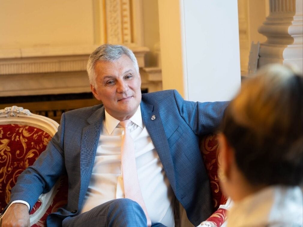 „Sfidare și dispreț bolojenist”. Senator PSD susține că are dovada că Bolojan nu are de gând să plece de la Guvern
