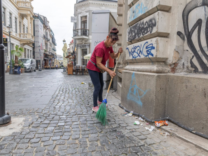 PMB s-a apucat de deratizare. 140.000 de cutii cu raticid, amplasate în București