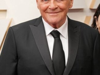Anthony Hopkins debutează în muzică la 88 de ani