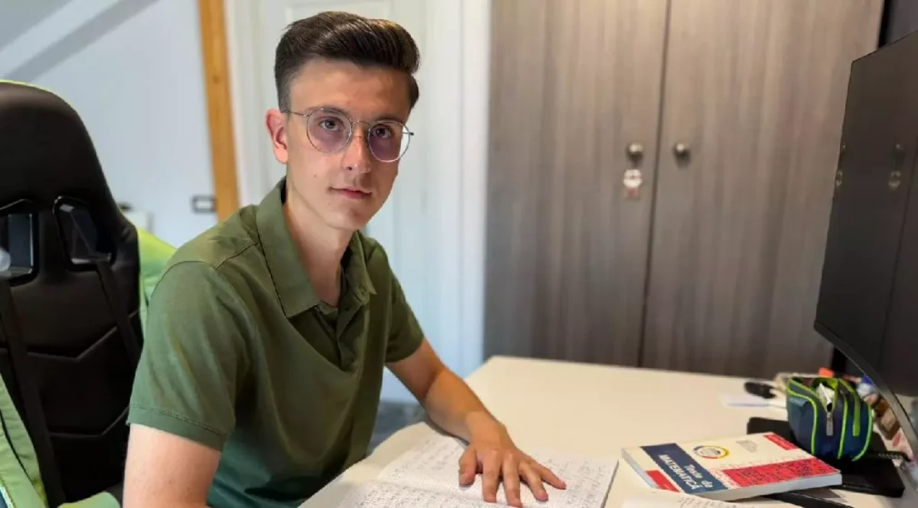 Elevul de 10 din Câmpina, la Matematică și Fizică, alege o facultate în România:  „De ce să plec?”