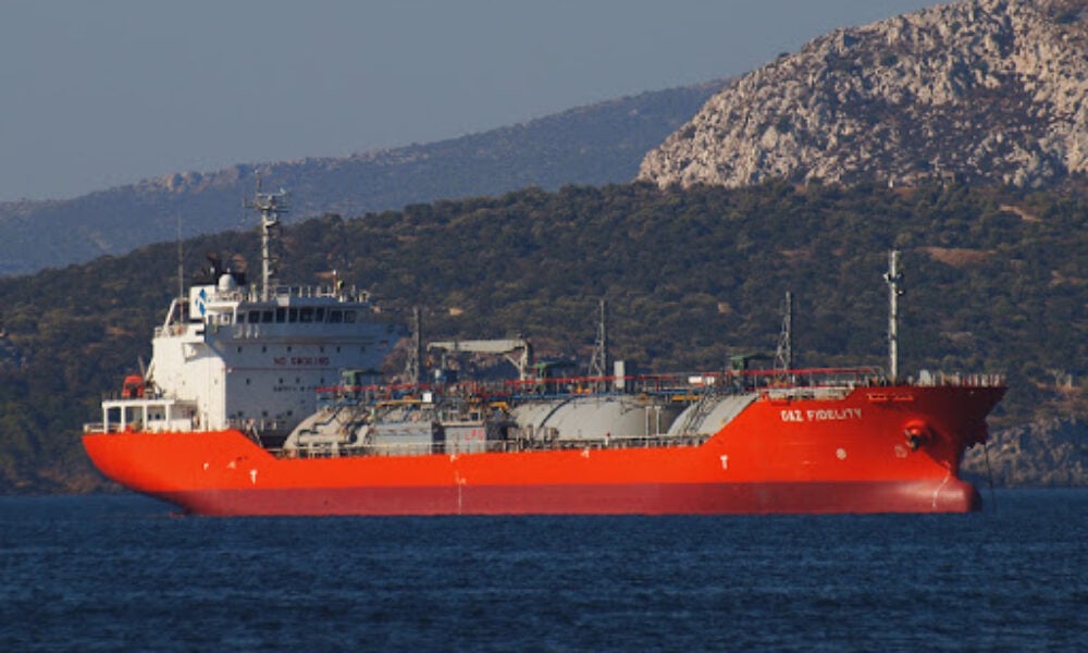 UPDATE Explozie la un petrolier în Marea Neagră. Trei marinari au ajuns la spital. Armata, pregătită să intervină