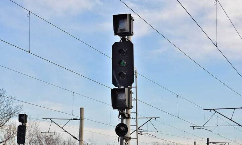 CFR SA a semnat contracte de peste 957 de milioane de lei pentru modernizarea semnalizării feroviare