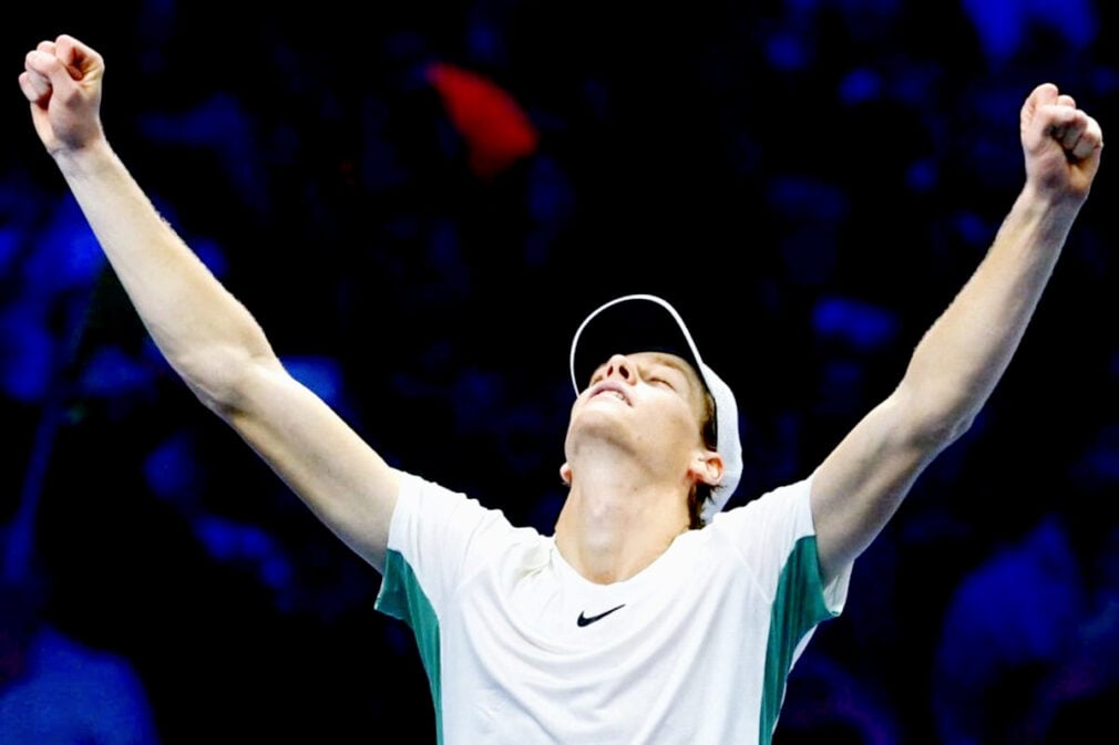 Sinner l-a făcut KO pe Djokovic și merge în finala Wimbledon, după un meci câștigat fără emoții
