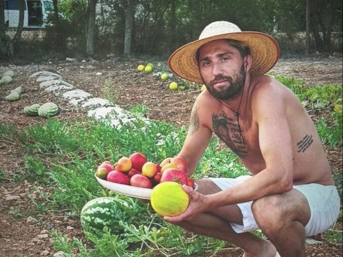 Kevin Kampl, fostul mijlocaş al echipei Leipzig, a dat crampoanele pe pălărie și viață de fermier