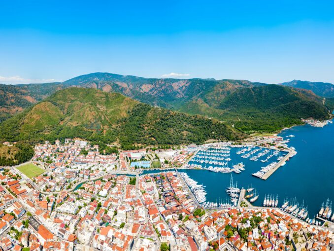 Marmaris, destinația care cucerește turiștii cu plaje spectaculoase
