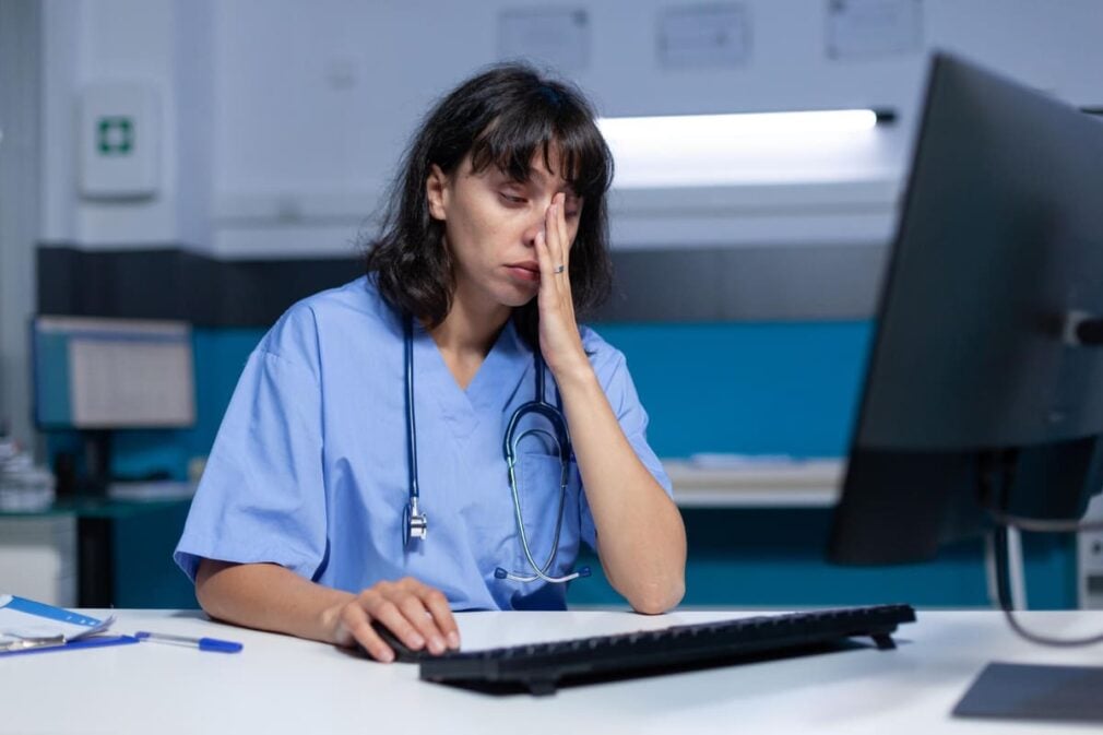 „Jurământul lui Hipocrate nu ne plătește facturile”. Medicii pun un diagnostic dur Legii salarizării: „O batjocură”