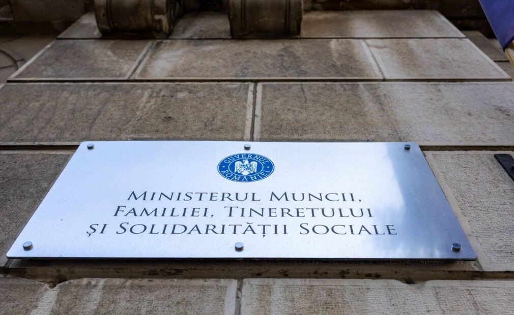 Munca la negru s-a mutat în online. Cum folosesc unii „băieți deștepți“ aplicațiile digitale ca să scape de taxe