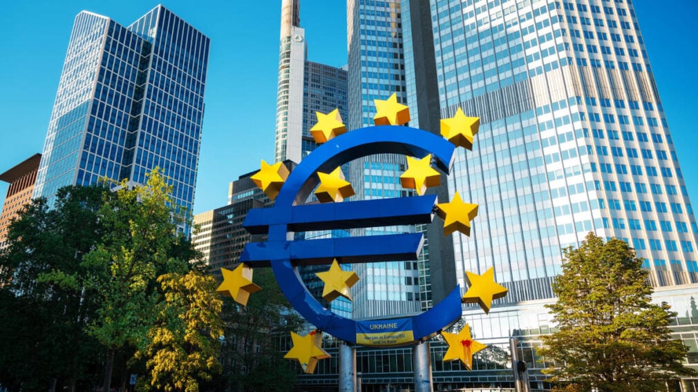 Până la 726.000 de locuri de muncă ar putea fi afectate de planul UE privind eliminarea motoarelor termice, avertizează un nou studiu