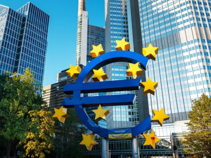 De ce nu trebuie românii să creadă că Uniunea Europeană este „lupul cel rău”!