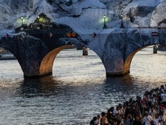 Podul Pont Neuf din Paris, transformat într-o peșteră spectaculoasă. Instalația a atras peste 500.000 de vizitatori VIDEO