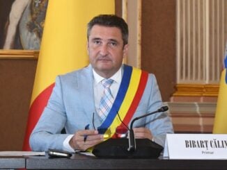Primarul Aradului obține fonduri pentru bătrânii mutați din azilele ilegale din Bihor și cere schimbarea legii