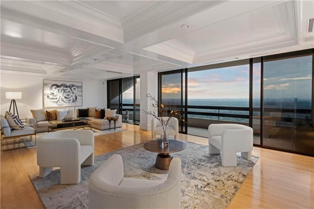 Penthouse-ul uriaș al lui Elton John: 6 apartamente unite într-o singură locuință de lux