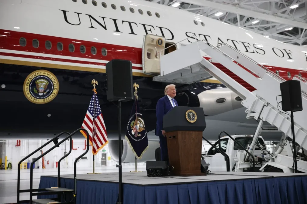 Administrația Trump, măsuri împotriva jurnaliștilor The New York Times care au prezentat problemele noului avion Air Force One