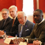 Regele Charles, Sir Clive Alderton, Palatul Buckingham, Casa Regală britanică, Regina Camilla