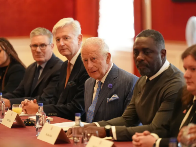 Omul de încredere al regelui Charles pleacă de la Palatul Buckingham după 20 de ani