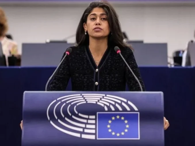 Cazul eurodeputatei acuzate de apologie a terorismului intră în faza de judecată