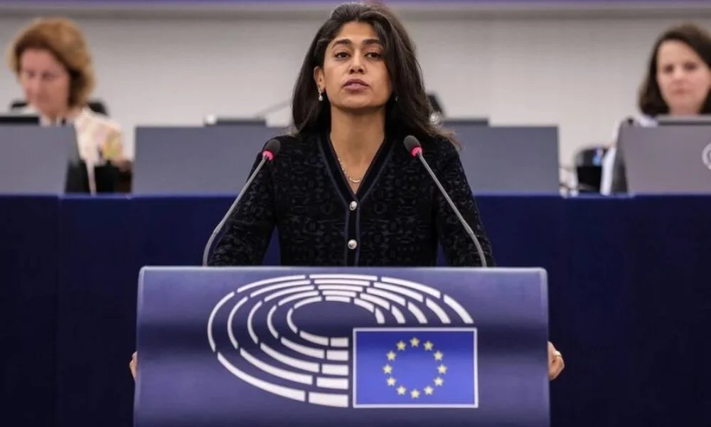 Cazul eurodeputatei acuzate de apologie a terorismului intră în faza de judecată