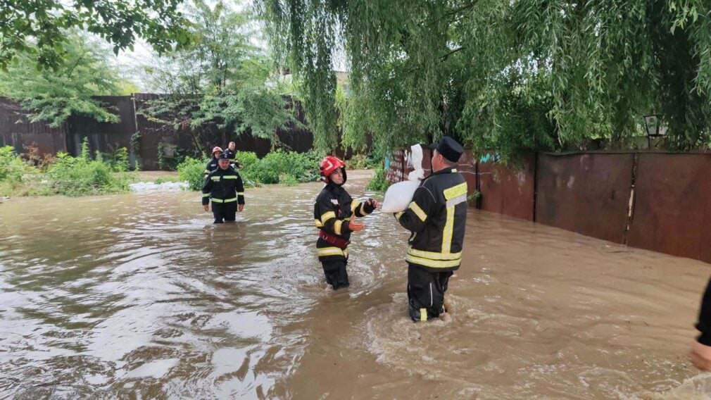 Zeci de localități din Dâmbovița, Ilfov și Prahova, afectate de viituri și vijelii