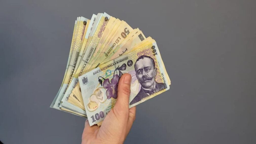 Vești bune și rele pentru angajații din București. Salariile au crescut, dar mii de locuri de muncă au dispărut într-un an