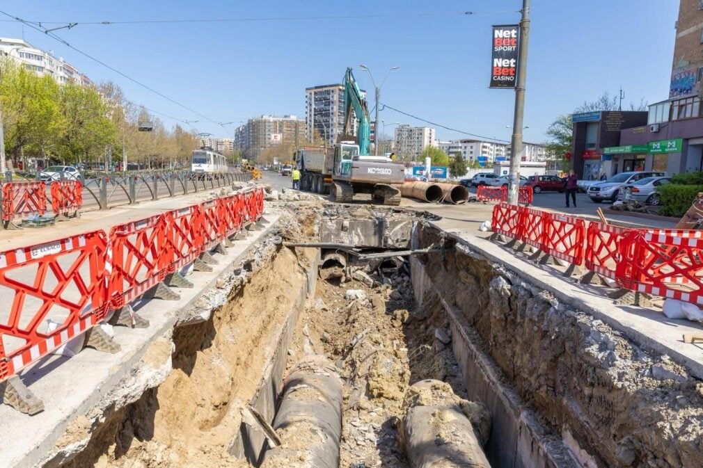 Se schimbă conductele. 3.000 de blocuri din sectoarele 3 și 4 rămân două săptămâni fără apă caldă