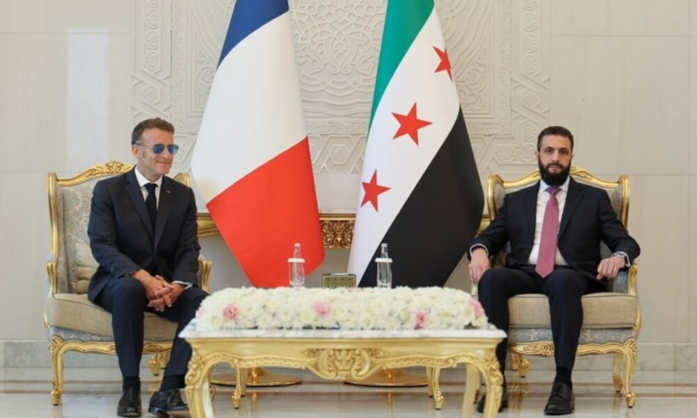 Macron își continuă vizita în Siria după exploziile de la Damasc: „Vizita mea continuă” VIDEO