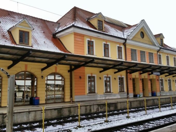 Guvernul aprobă un împrumut de 630 de milioane de euro de la BEI pentru modernizarea căii ferate Brașov-Sighișoara