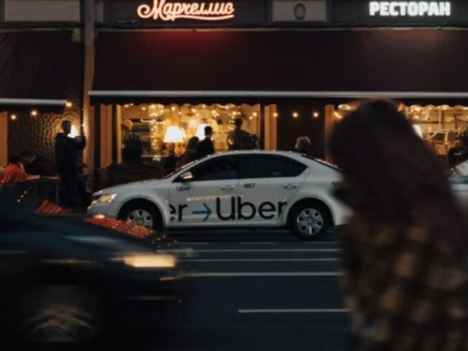 Uber, bun de plată: 40 de mil.$ pentru familia tinerei moarte după ce un șofer a lăsat-o pe autostradă