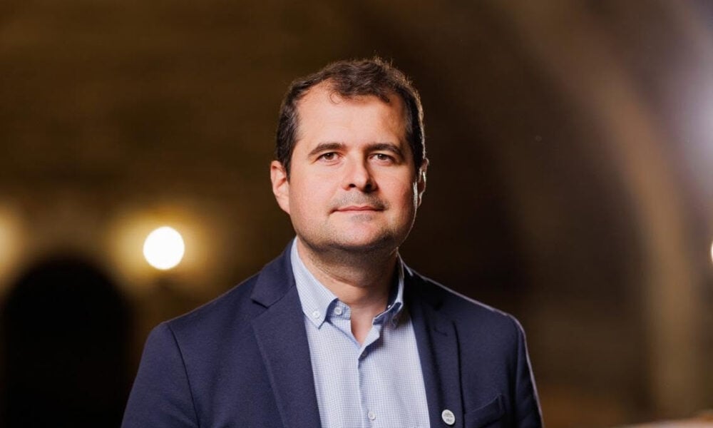 Republica Moldova mizează pe un nou premier-manager. Poate rezova strategia drujbei criza politică și economică?