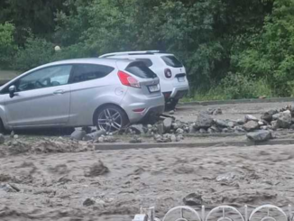 BREAKING VIDEO Rupere de nori pe Valea Prahovei. Circulație îngreunată pe DN1