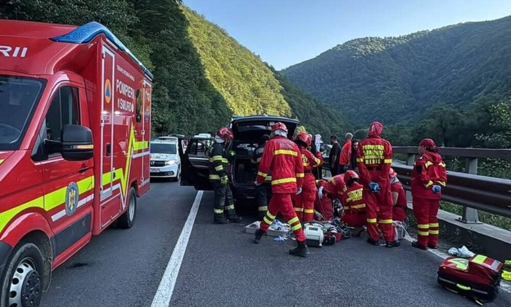 Pasagerul unei mașini, strivit de un bolovan căzut de pe un versant, pe Valea Oltului