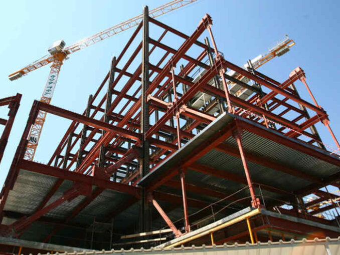 Românii construiesc mai puțin. Autorizațiile pentru locuințe au scăzut cu peste 20% într-un an
