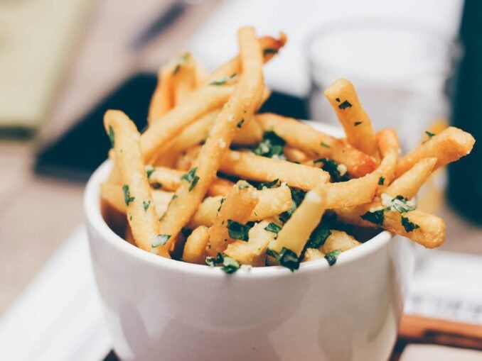 Food Noise (zgomot alimentar): 8 din 10 români afirmă că se gândesc frecvent la mâncare, însă doar 9% înțeleg motivele