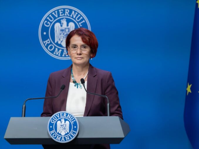 VIDEO Guvernul dă explicații despre admiterea separată la liceu și posibila tăiere a burselor sociale pe timpul vacanței de vară