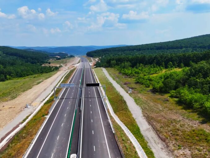 Prima bucată de autostradă dată în folosință în 2026, după trei ani de întârzieri. Astăzi se deschide circulația pe lotul Zimbor – Poarta Sălajului de pe Autostrada A3